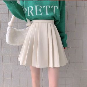 New Secolo - Pleated Plain Mini Skirt in Off white / Almond 🤍 small